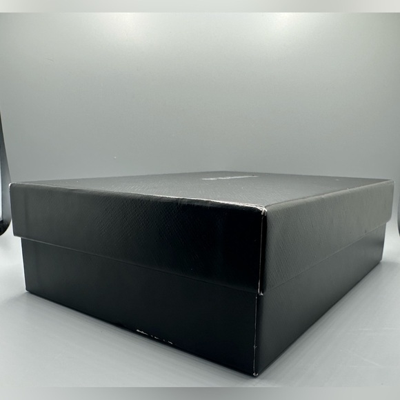 Prada Black Box - Picture 10 of 13